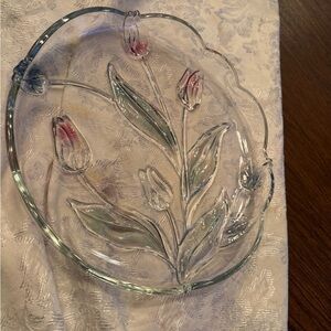 Artistic Glass Plate with Floral Design